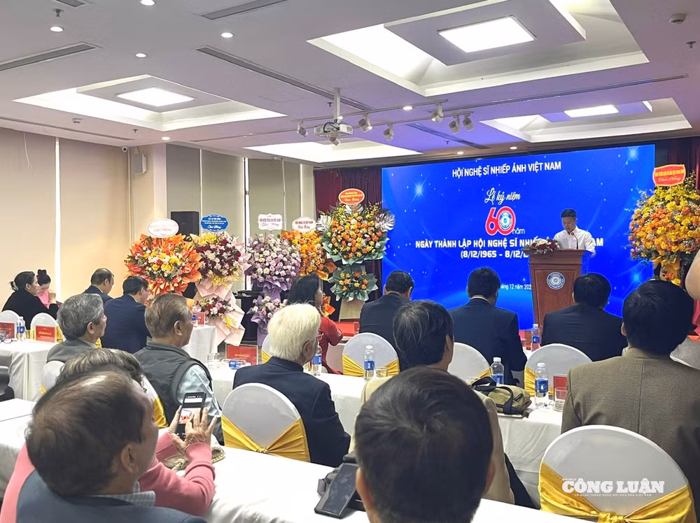 Ảnh màn hình 2025-12-05 lúc 19.30.36