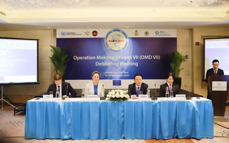Chiến dịch Con rồng Mê Kông (OMD) là chuỗi chiến dịch hành động chung giữa các cơ quan Hải quan và các cơ quan thực thi pháp luật khác của khu vực Châu Á – Thái Bình Dương