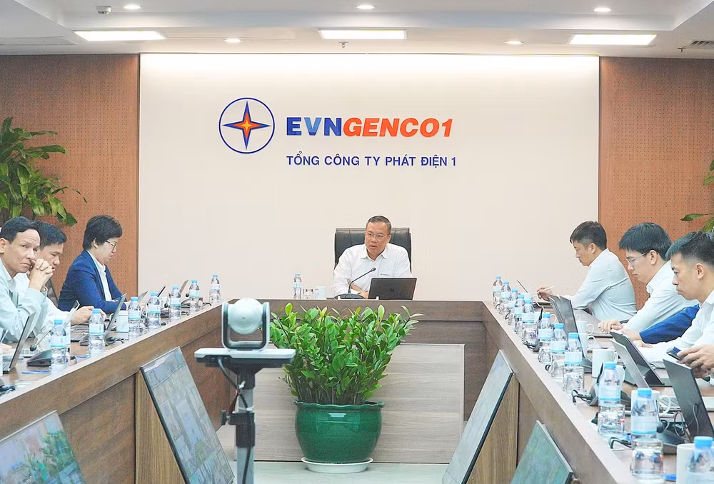 Tổng giám đốc Lê Hải Đăng kết luận cuộc họp giao ban tháng 12/2025, yêu cầu toàn Tổng công ty nỗ lực cao nhất để hoàn thành kế hoạch năm 2025