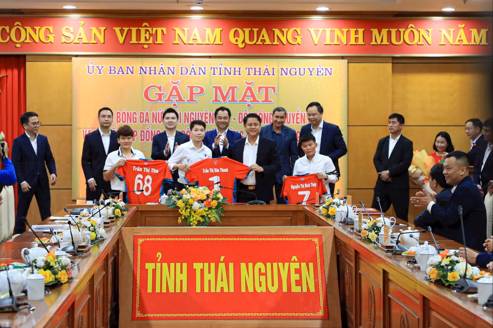 Ảnh 3: CLB nữ Thái Nguyên T&T tiên phong trong việc chuyển nhượng cầu thủ bóng đá nữ Việt Nam.