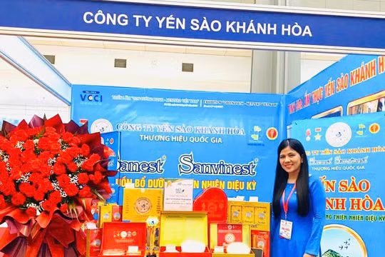 Gian hàng Yến sào Khánh Hòa tham gia “Triển lãm con đường xanh - Netzero Việt Nam”.