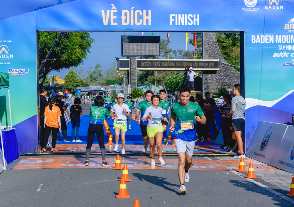 5000 vdv dang ky chi sau 7 ngay mo cong dieu gi lam nen suc hap dan cua baden mountain marathon 2023 hinh 4