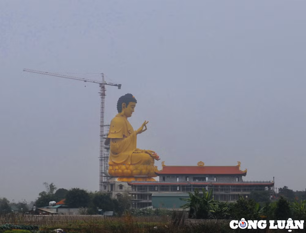 khong gian ben trong ngoi chua co tuong phat lon nhat khu vuc dong nam a hinh 1