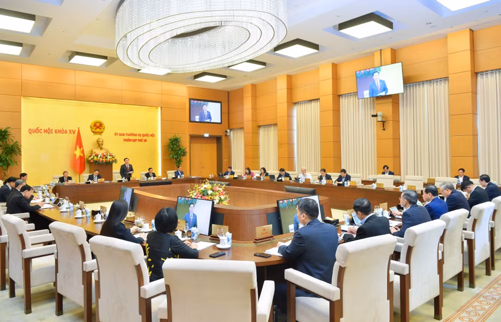 phien hop thu 20 cua uy ban thuong vu quoc hoi cho y kien ve viec tiep thu chinh ly 3 du an luat hinh 2