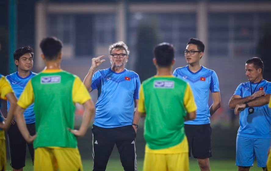 nhung kham pha thu vi ve tan huan luyen vien truong dt viet nam philippe troussier hinh 3