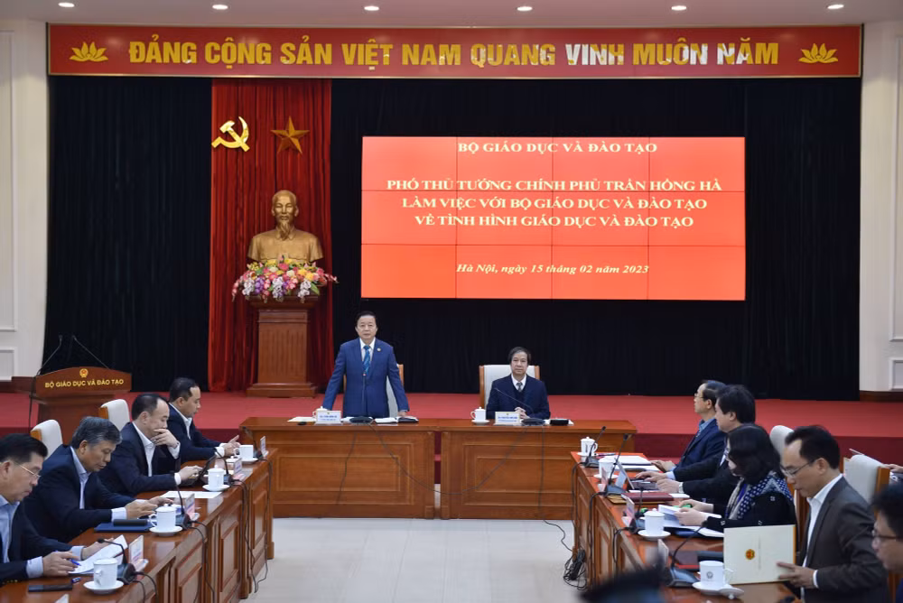 chong doc quyen trong thuc hien mot chuong trinh nhieu bo sach giao khoa hinh 1