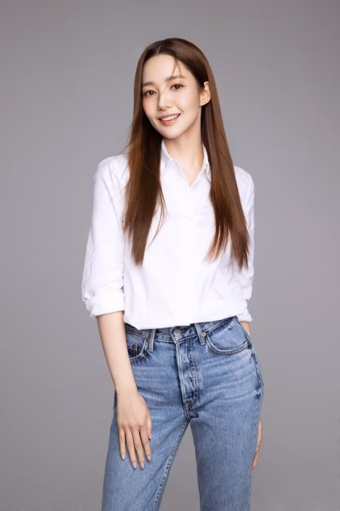 co nang park min young bi cam xuat canh hinh 3