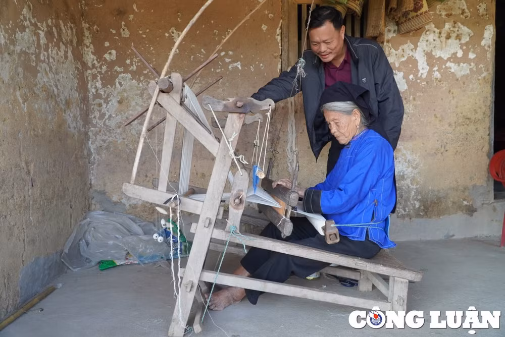 bac giang chiem nguong ve dep binh di nen tho cua ban bac hoa hinh 12