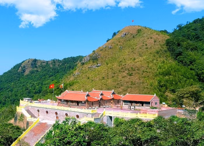 dong trieu quang ninh thu hut du khach du lich tam linh hinh 2