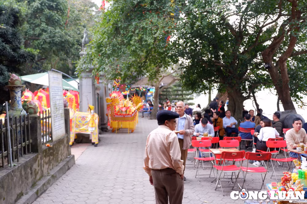 den ong hoang muoi diem den van hoa tin nguong tam linh noi tieng xu nghe hinh 3