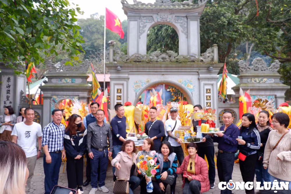 den ong hoang muoi diem den van hoa tin nguong tam linh noi tieng xu nghe hinh 2
