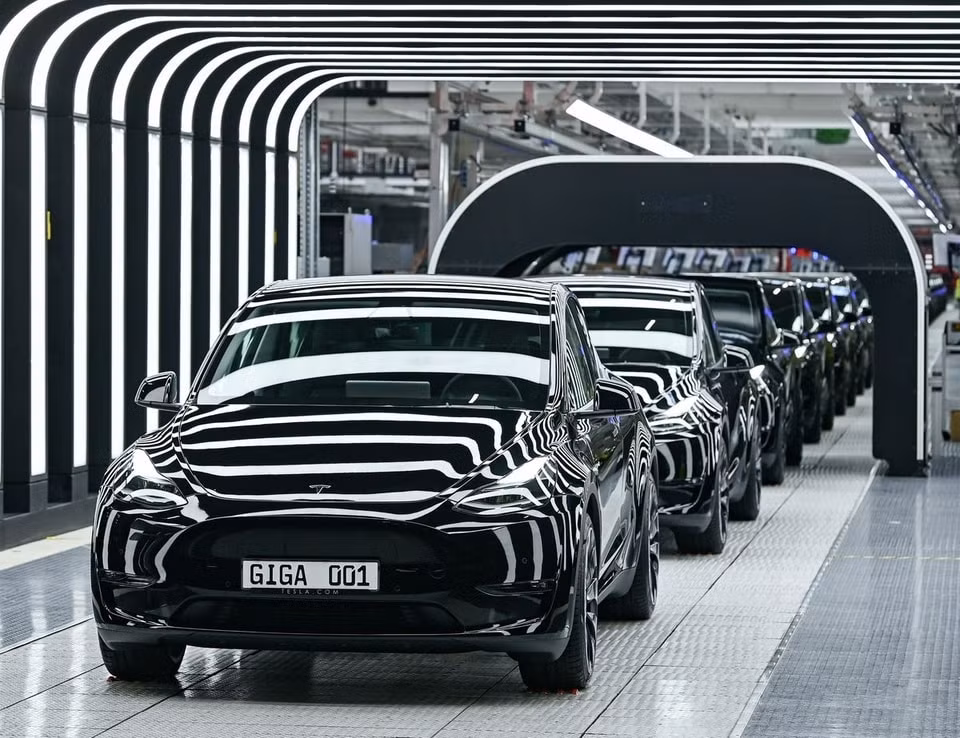 tesla khong con xe model y de ban cho khach hang my trong quy dau nam hinh 1