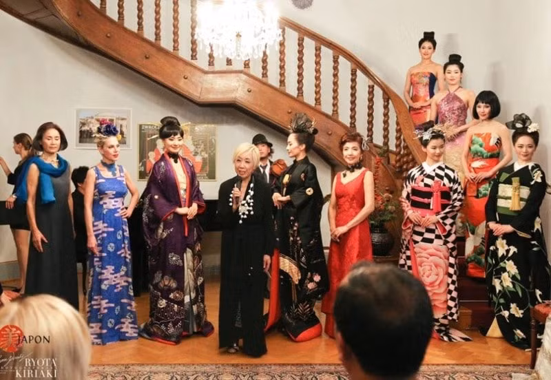 sap dien ra su kien giao luu van hoa kimono ao dai fashion show hinh 2