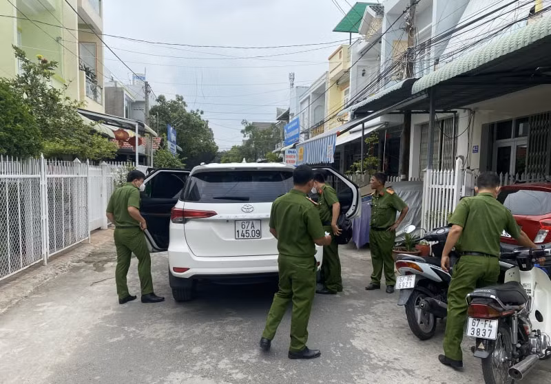 bat pho chanh thanh tra tinh cung nhieu lanh dao huyen cho moi tinh an giang hinh 1
