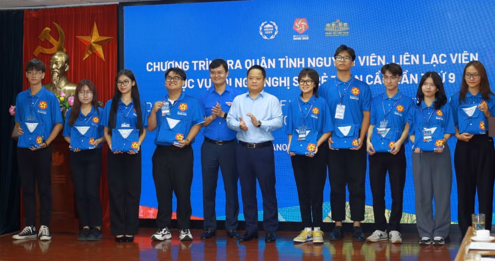 200 lien lac vien tinh nguyen vien san sang phuc vu hoi nghi nghi sy tre toan cau lan thu 9 hinh 3