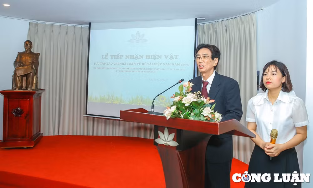 bao tang bao chi viet nam tiep nhan hien vat quy tu giao su shunsuke murakami nhat ban hinh 2