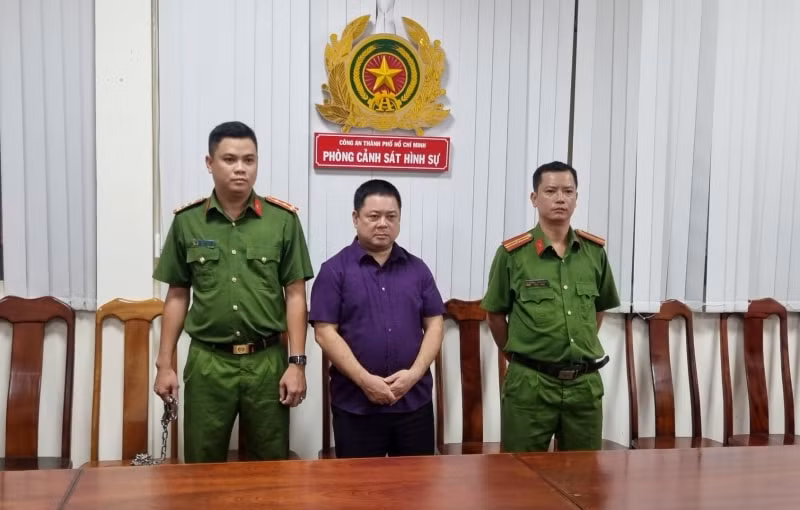 bat 2 doi tuong lua chay an cho nguyen cuc truong cuc dang kiem de chiem doat hang tram nghin usd hinh 1