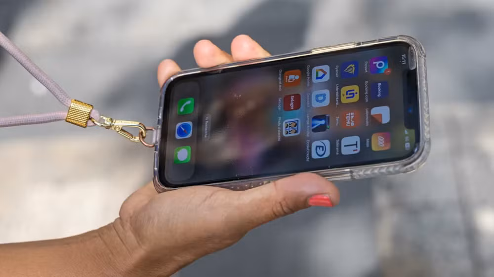 phap cam iphone 12 do muc do buc xa cao nhieu quoc gia chau au xem xet hinh 1