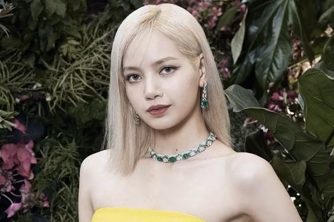 vi sao lisa blackpink tu choi loi de nghi hop dong hon 900 ti cua yg hinh 1