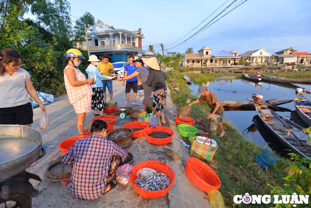 kham pha lang chai ngu my thanh tren pha tam giang hinh 6
