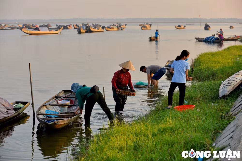 kham pha lang chai ngu my thanh tren pha tam giang hinh 4