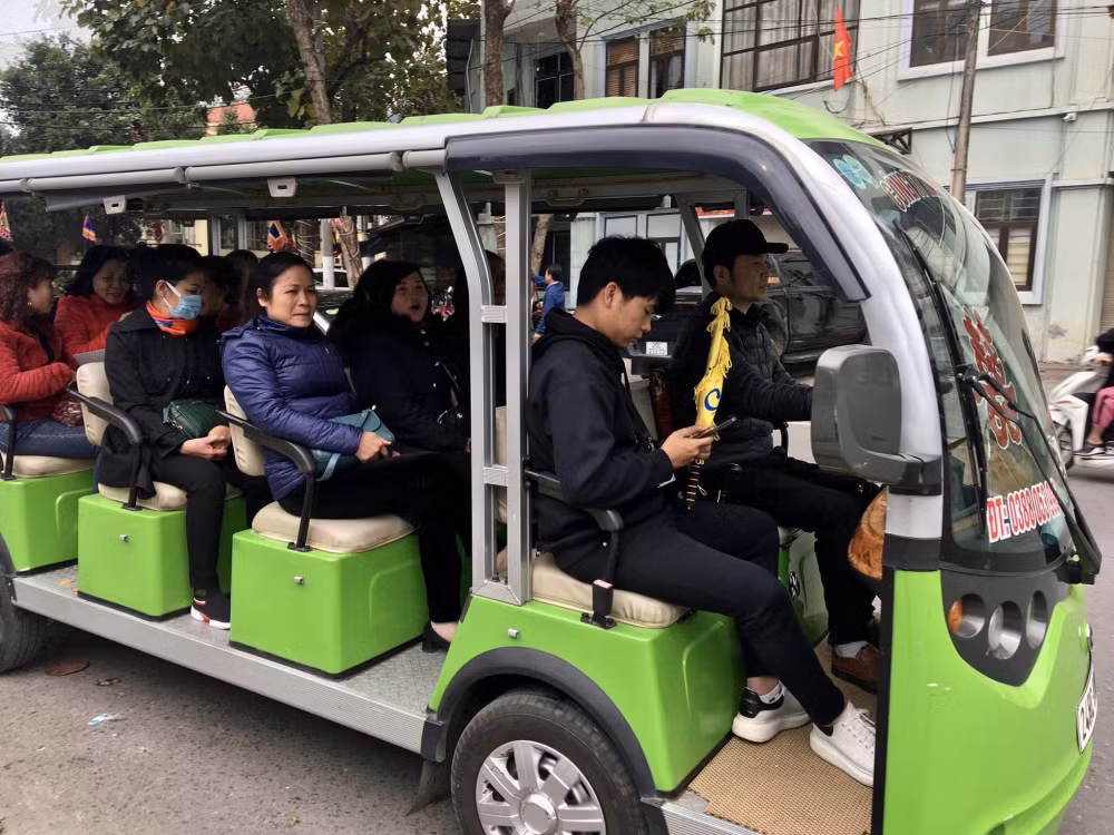 lao cai chan chinh hoat dong xe dien cho khach hinh 1