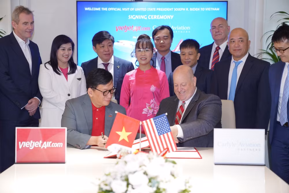 vietjet va tap doan carlyle ky ket tai tro tau bay tri gia 550 trieu usd hinh 1
