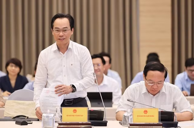 thang hang chuc danh giao vien bo thi sang xet hinh 1