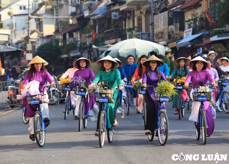 ha noi dua le hoi ao dai du lich thanh su kien thuong nien hinh 1