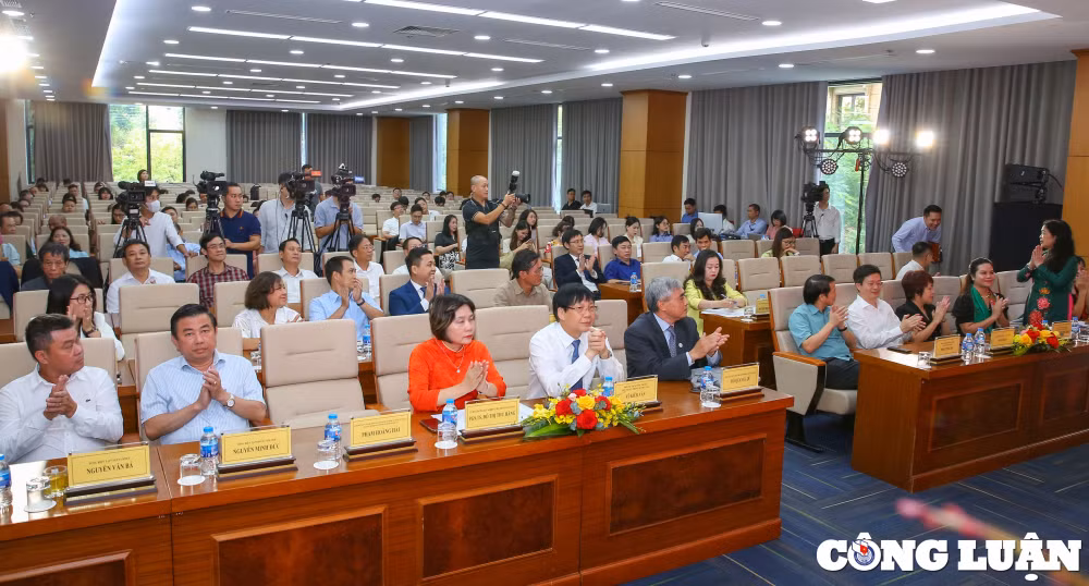 quyet liet ngan chan xu ly vi pham ban quyen bao ve san pham bao chi trong moi truong so hinh 1
