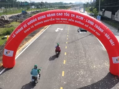 thong xe duong song hanh doc theo cao toc tphcm long thanh dau giay hinh 1