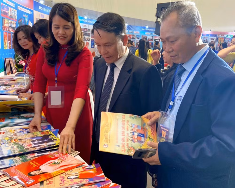 mua hoi tu hinh 3