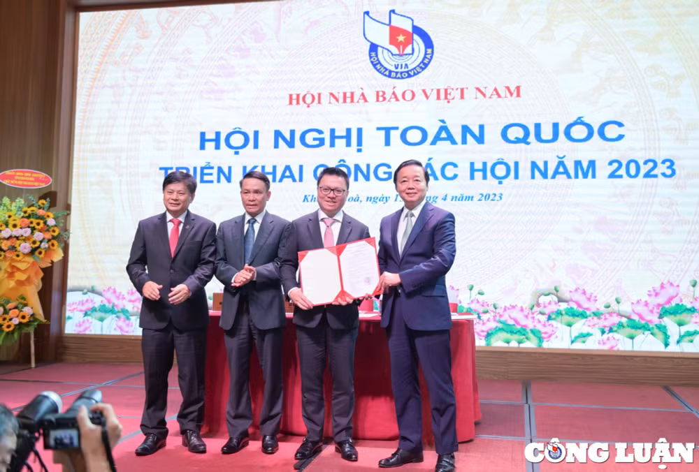 neu cao tinh than doan ket doi moi xay dung to chuc hoi vung manh dap ung yeu cau cua tinh hinh moi hinh 7