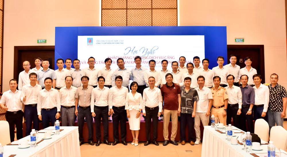 kvt to chuc hoi nghi khach hang kho cang pv gas vung tau nam 2023 hinh 3