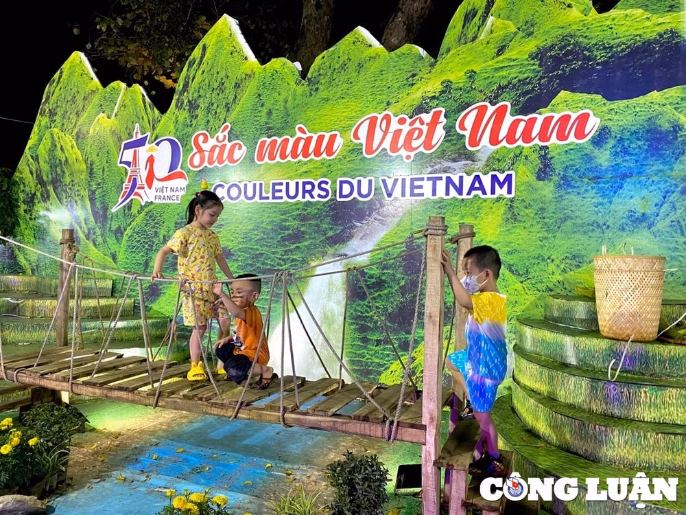trai nghiem van hoa day mau sac tai su kien sac mau viet nam hinh 12