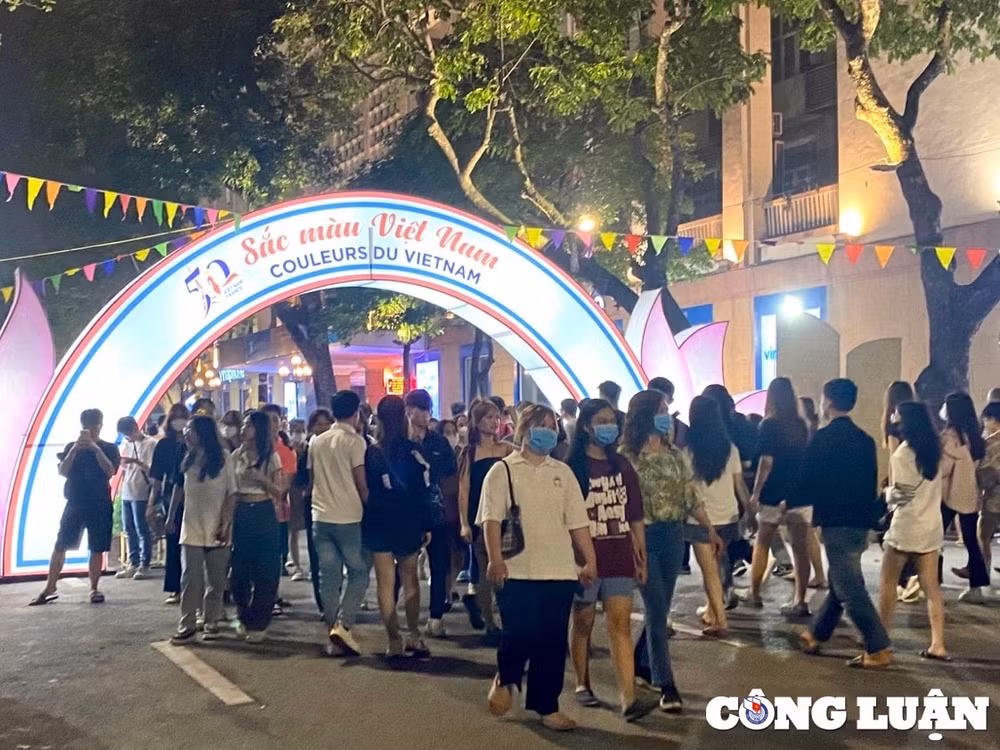 trai nghiem van hoa day mau sac tai su kien sac mau viet nam hinh 19