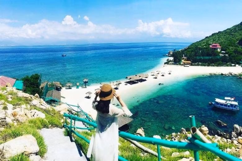khanh hoa dua du lich thanh nganh kinh te mui nhon hinh 1