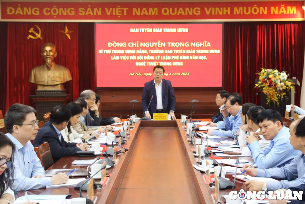 xay dung doi ngu ly luan phe binh vhnt sac ben ve chuyen mon vung ve ban linh va nhay ben voi thuc tien hinh 1