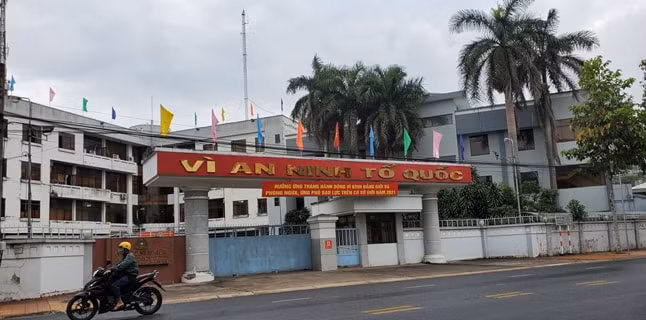 hang loat can bo chu chot cong an tinh an giang bi ky luat hinh 1