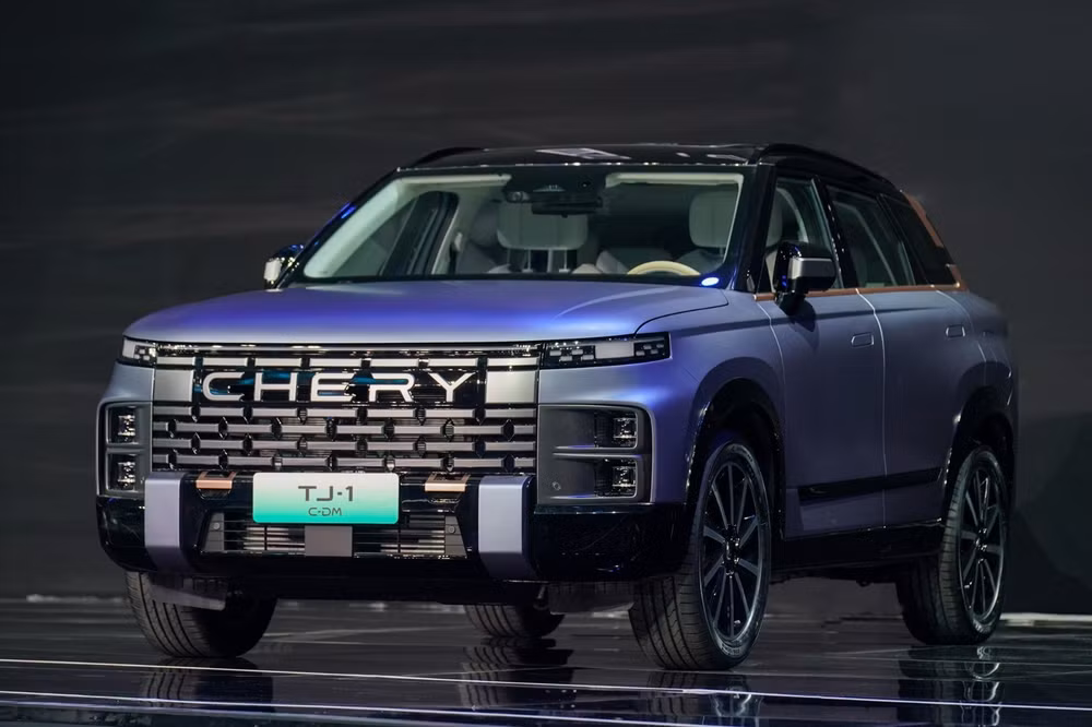 chery tj 1 mau suv chay 100 km het hon 1 lit xang sap ve viet nam hinh 2