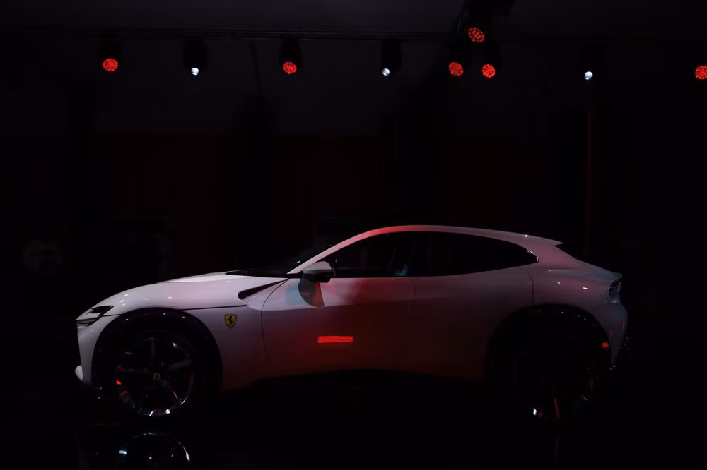 ferrari purosangue suv manh nhat the gioi ra mat dong nam a sap ve viet nam hinh 9