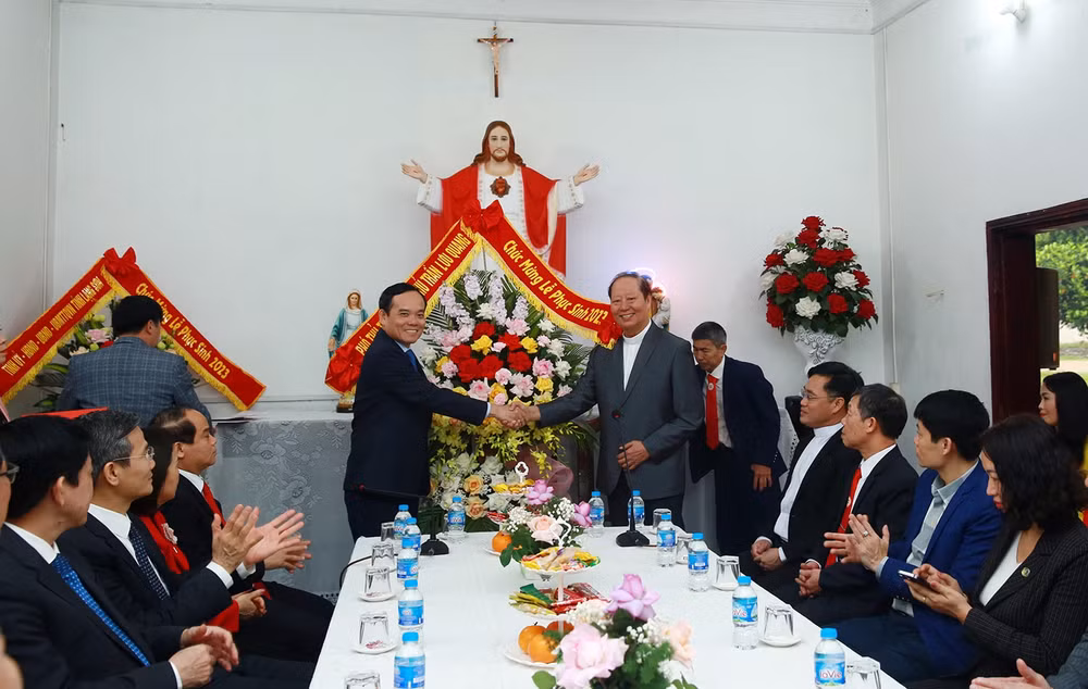 pho thu tuong tran luu quang chuc mung le phuc sinh tai lang son hinh 3