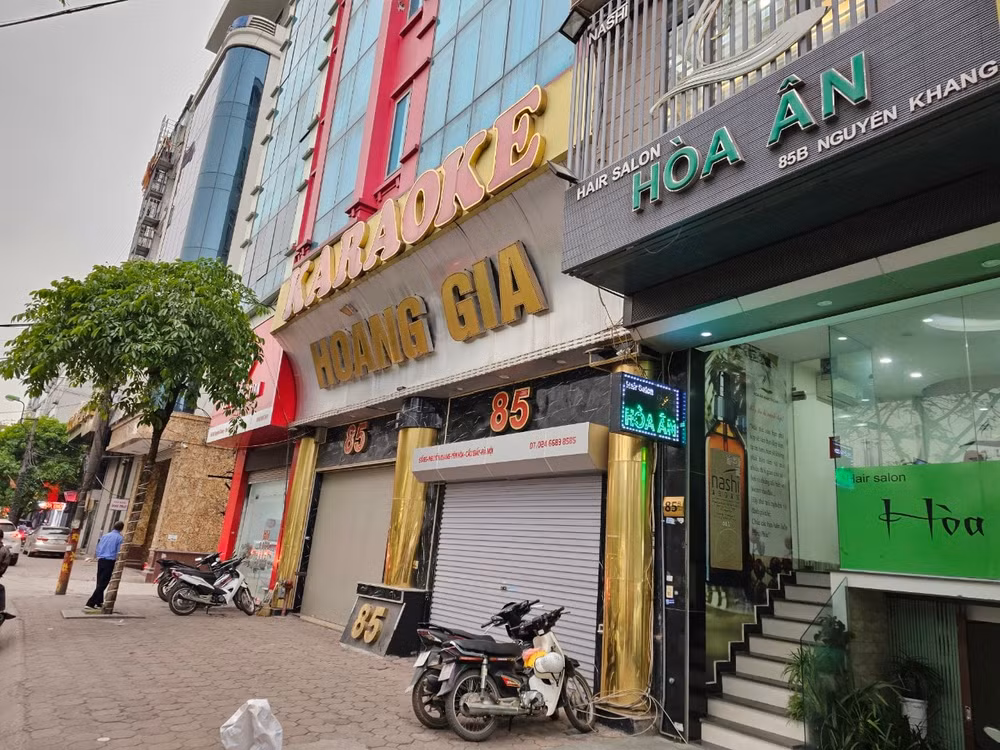 dem tung ngay de mo cua tro lai chu quan karaoke vua mung vua lo hinh 3