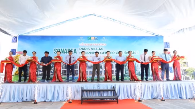 Tập đoàn CEO chính thức khai trương Sonasea Paris Villas và phố đi bộ Sonasea Shopping Center giai đoạn 2