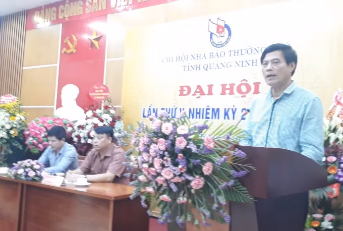 Đồng chí Nguyễn Tiến Mạnh - Chủ tịch Hội Nhà báo Quảng Ninh phát biểu chỉ đạo Đại hội