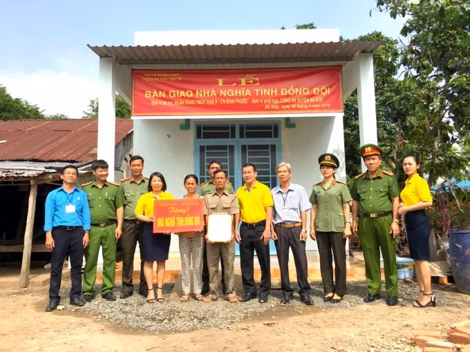 Ngôi nhà là món quà ý nghĩa giúp gia đình ông Ngà an tâm lao động, vươn lên thoát nghèo.