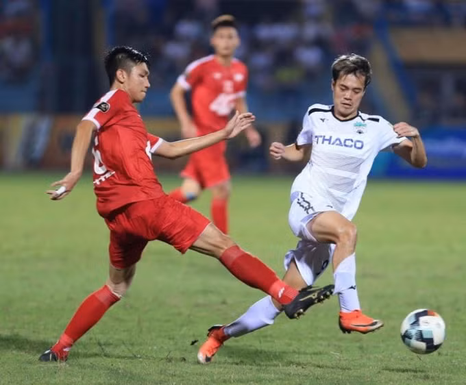 Văn Toàn và các đồng đội đã có trận đấu hay trước Viettel. Ảnh: VFF