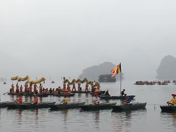 Nhiều hoạt động văn hóa đặc sắc bên lề trong khi Hội trường chính diễn ra thảo luận.