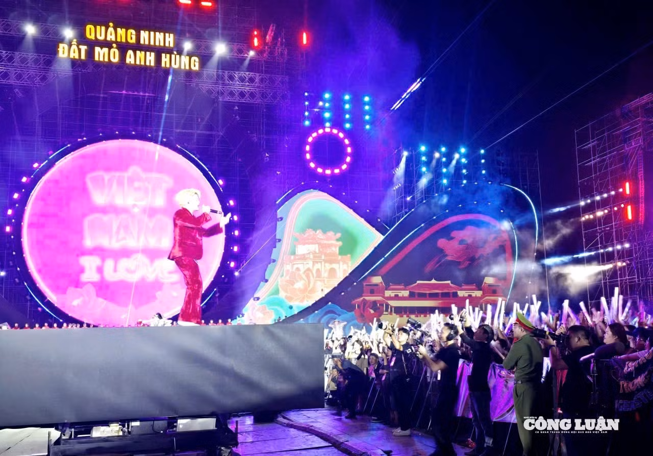 anh-13-concert-dat-mo-anh-hung.jpg