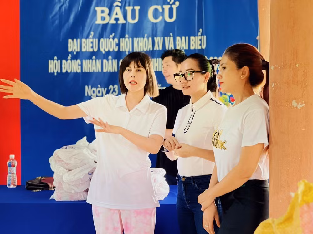 hoa hau moi truong viet nam cung bac sy annie nguyen san se yeu thuong cho ba con ngheo tay nguyen hinh 1